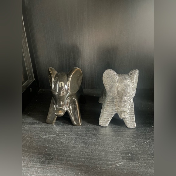 Modern Elephant Black and Silver Ceramic with electroplated glaze - Picture 5 of 5